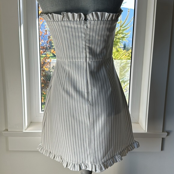 Nwt. Lulu strapless dress - Picture 4 of 7